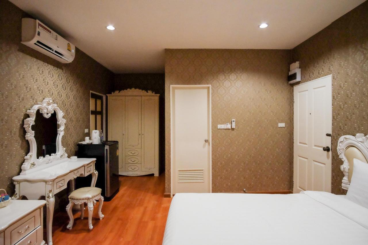 The O-Zone Airport Inn Bangkok Esterno foto