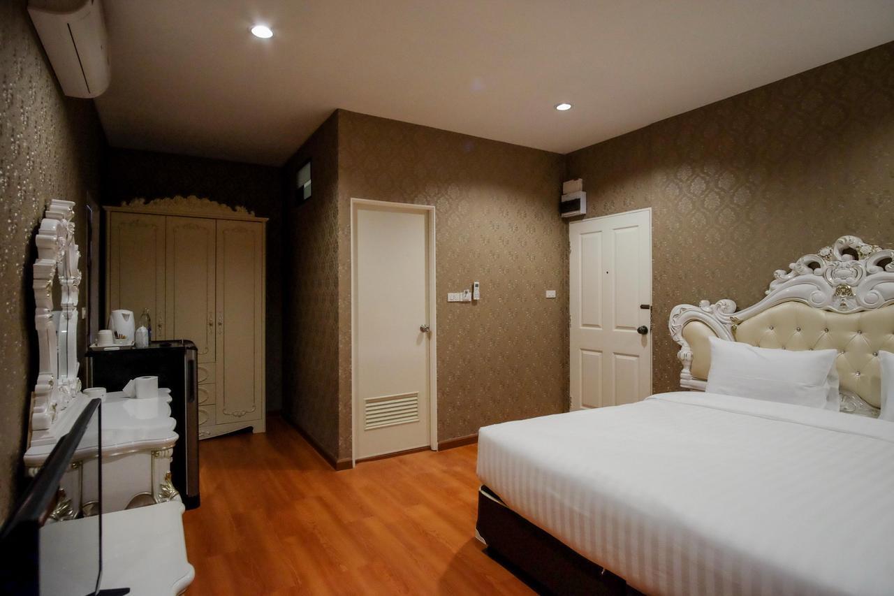 The O-Zone Airport Inn Bangkok Esterno foto